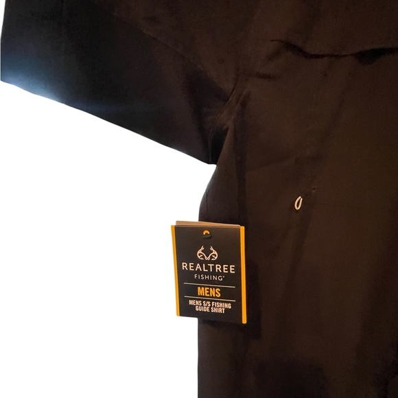 🎣🖤NWT Realtree Black Fishing Guide Shirt size 2XL. So many details on this shirt - Picture 3 of 15